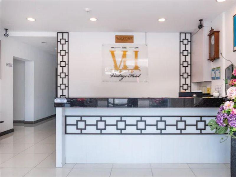Super Oyo 596 The Vintage Hotel Джохор-Бару Экстерьер фото
