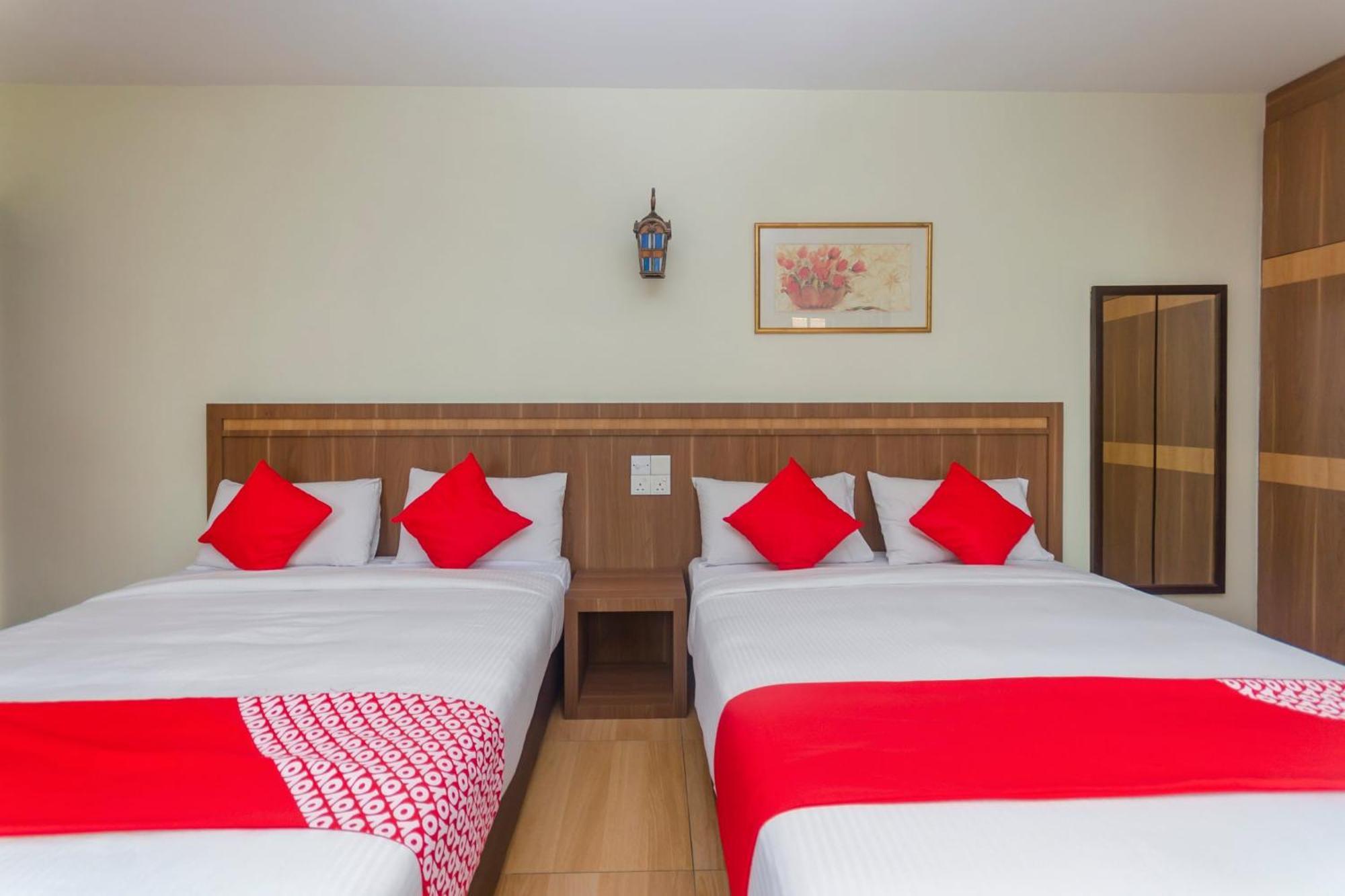 Super Oyo 596 The Vintage Hotel Джохор-Бару Экстерьер фото